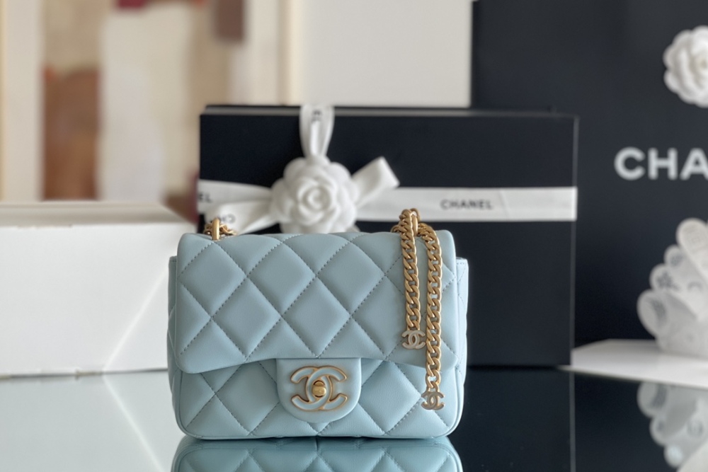 Chanel 22p  mini CF Mirror Boutique