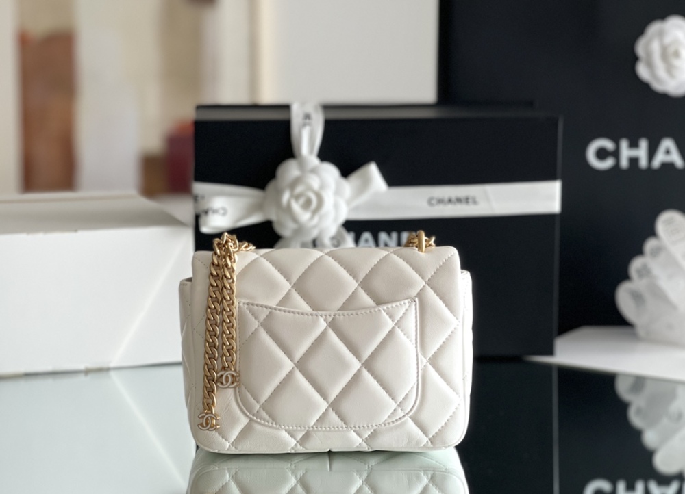 Chanel 22p  mini CF Mirror Boutique