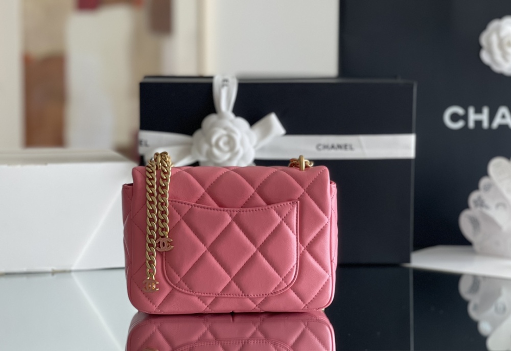 Chanel 22p  mini CF Mirror Boutique