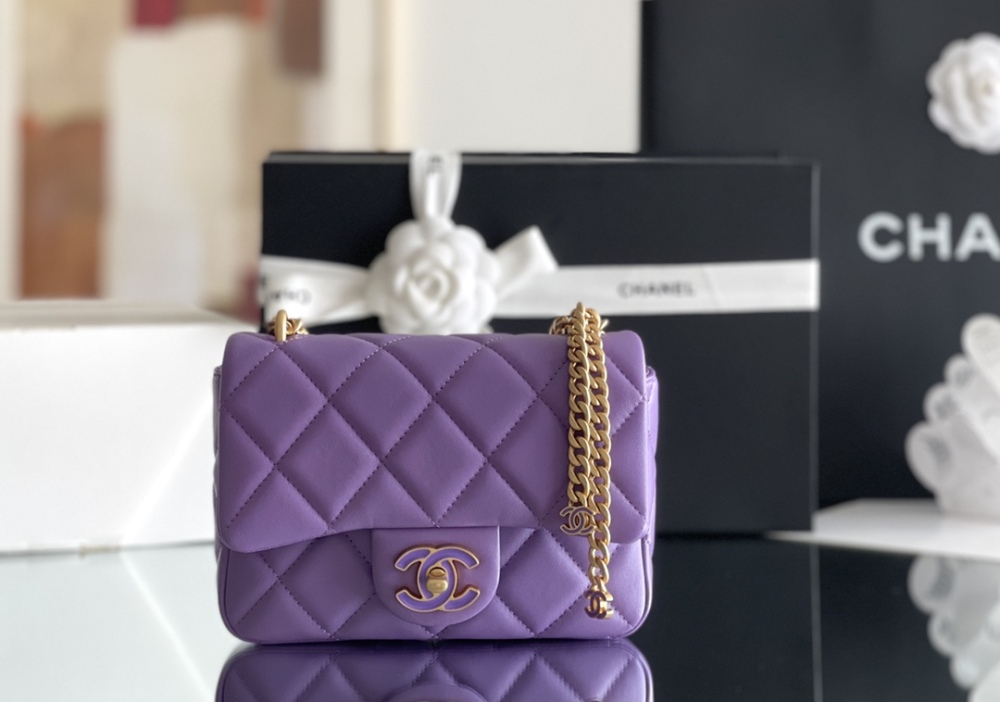 Chanel 22p  mini CF Mirror Boutique