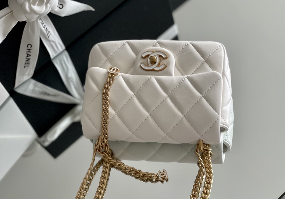 Chanel 22p  mini CF Mirror Boutique