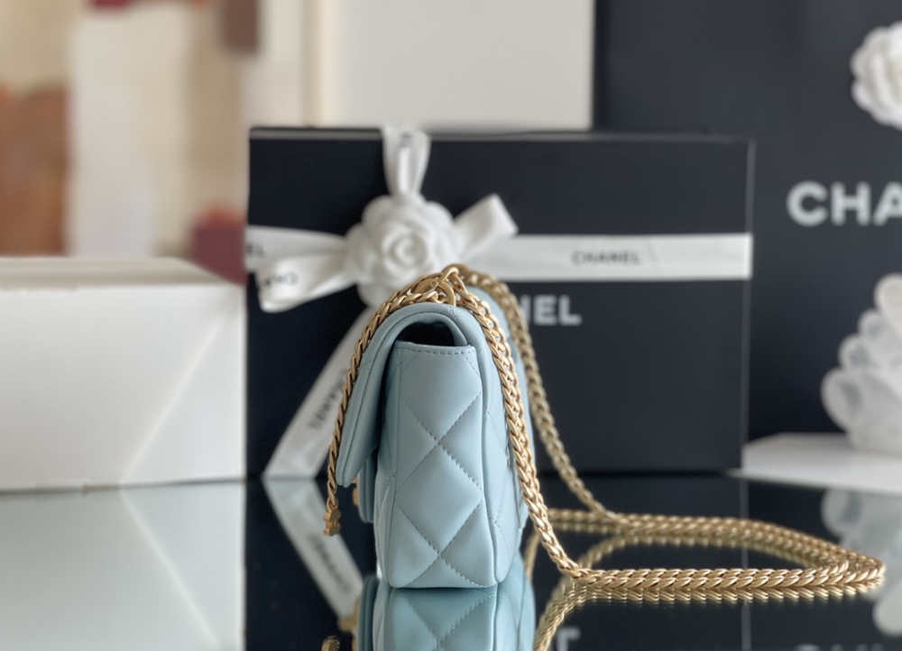 Chanel 22p  mini CF Mirror Boutique