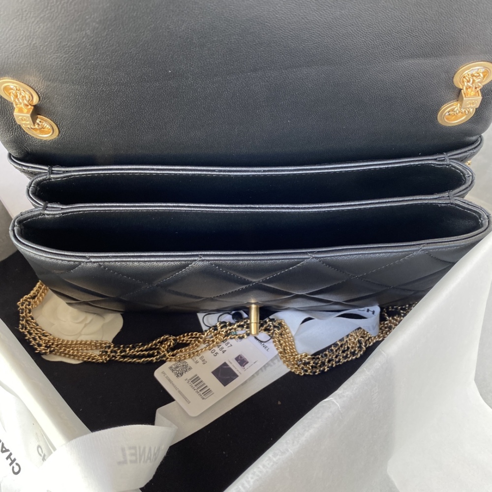 Chanel 22A AS3387 flap bag Mirror Boutique