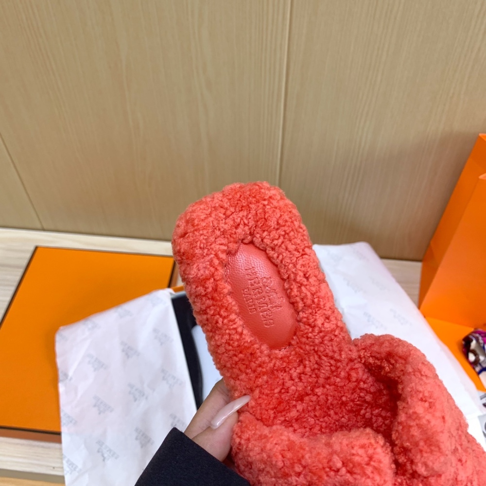 Hermes Slippers