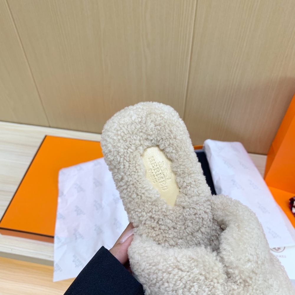 Hermes Slippers