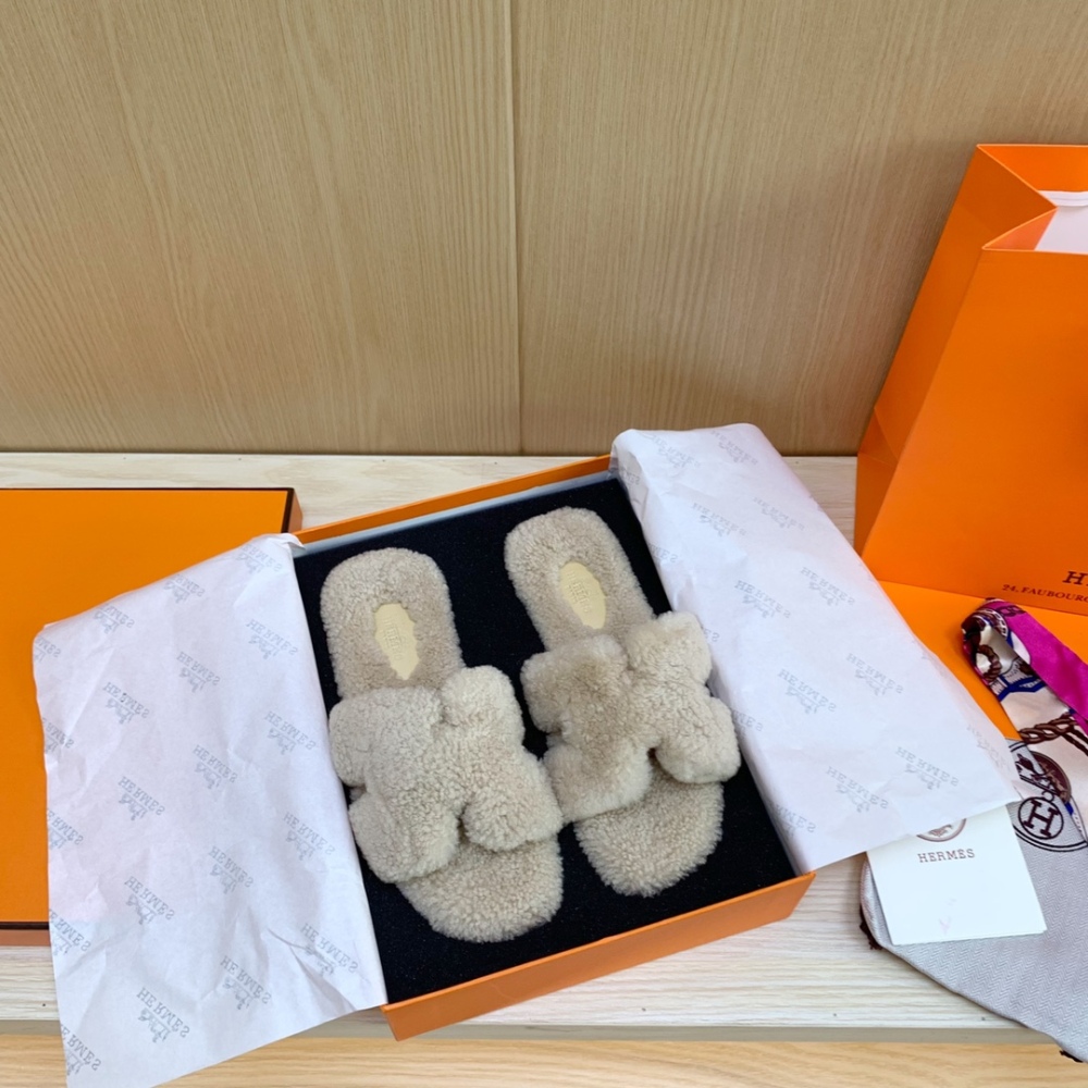 Hermes Slippers