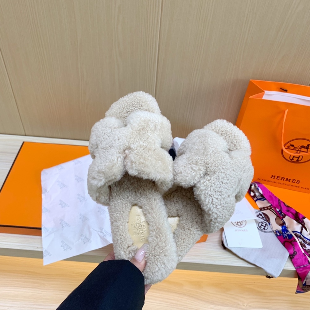 Hermes Slippers