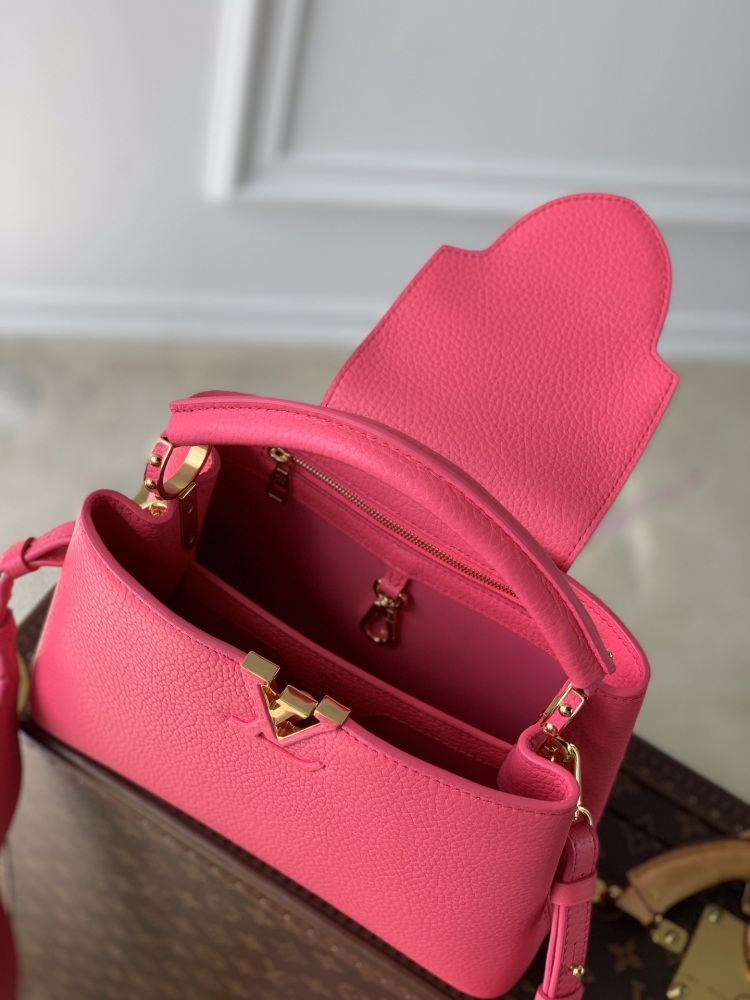 Louis Vuitton Capucines Mirror boutique