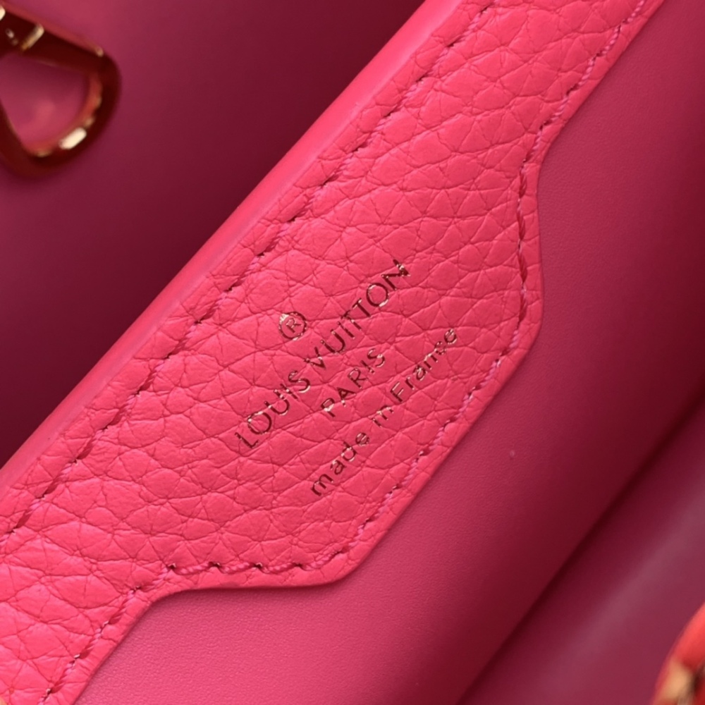 Louis Vuitton Capucines Mirror boutique