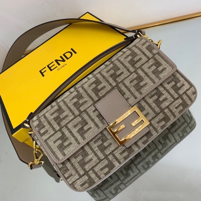 Fendi Baguette 26cm Mirror Boutique