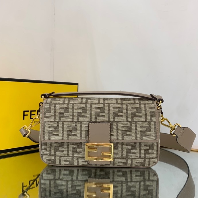 Fendi Baguette 26cm Mirror Boutique