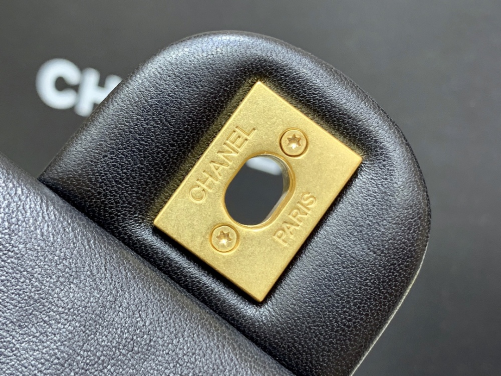 Chanel Classic flap bag Mirror Boutique