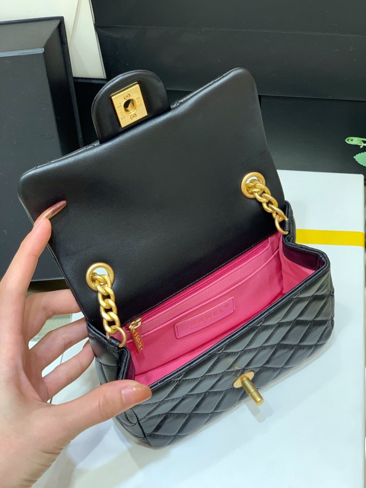 Chanel Classic flap bag Mirror Boutique