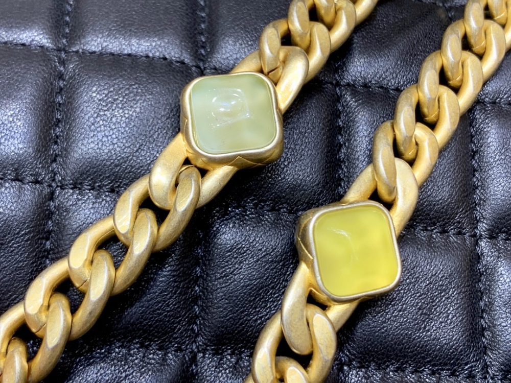 Chanel Classic flap bag Mirror Boutique
