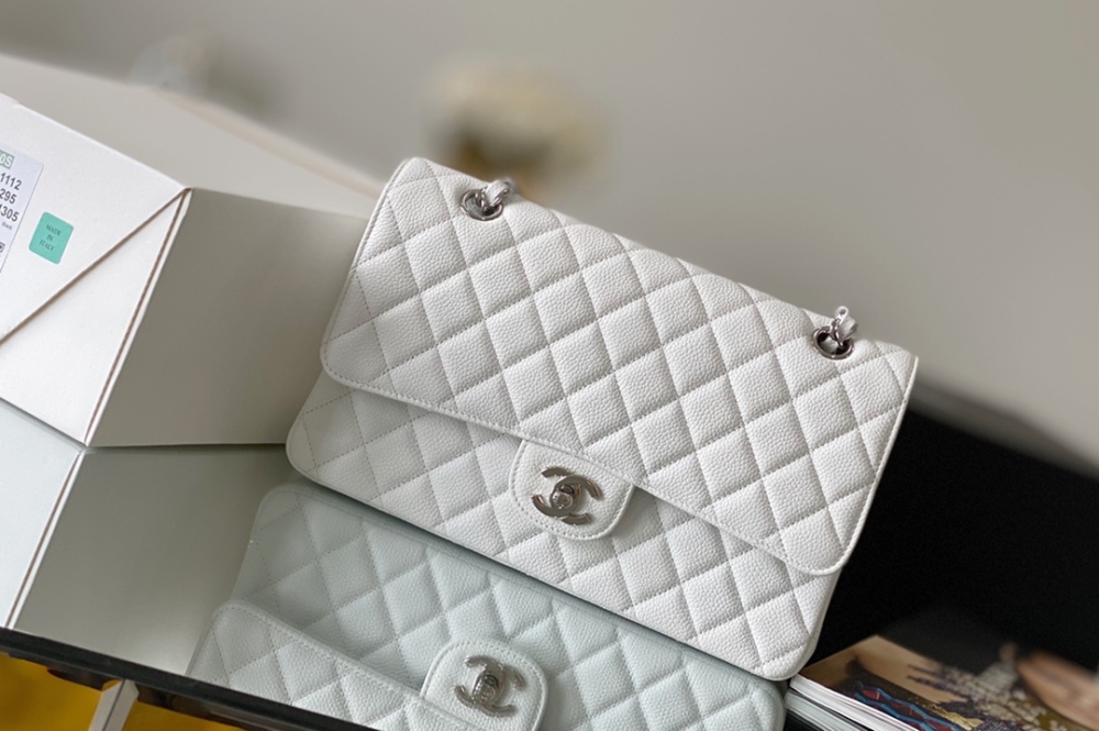 Chanel 𝘾𝙡𝙖𝙨𝙨𝙞𝙘 𝙁𝙡𝙖𝙥 bag MM 25cm Mirror Boutique