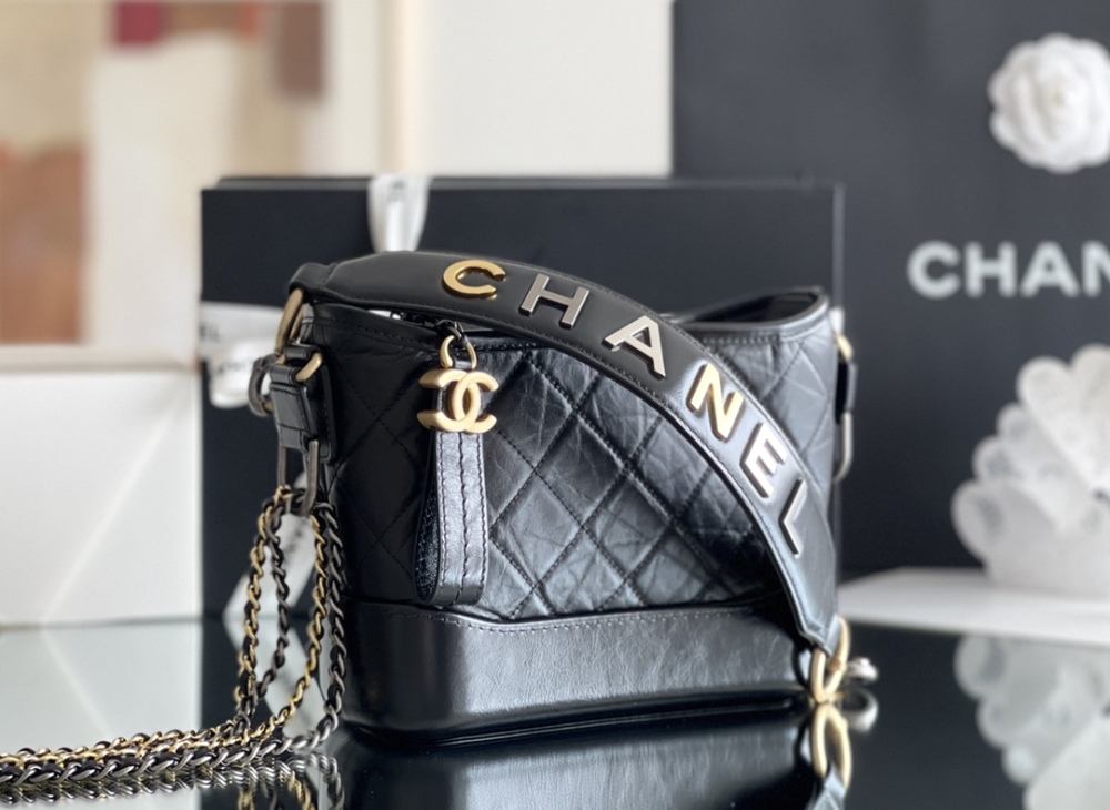 Chanel 𝙂𝙖𝙗𝙧𝙞𝙚𝙡𝙡𝙚 MM Mirror Boutique