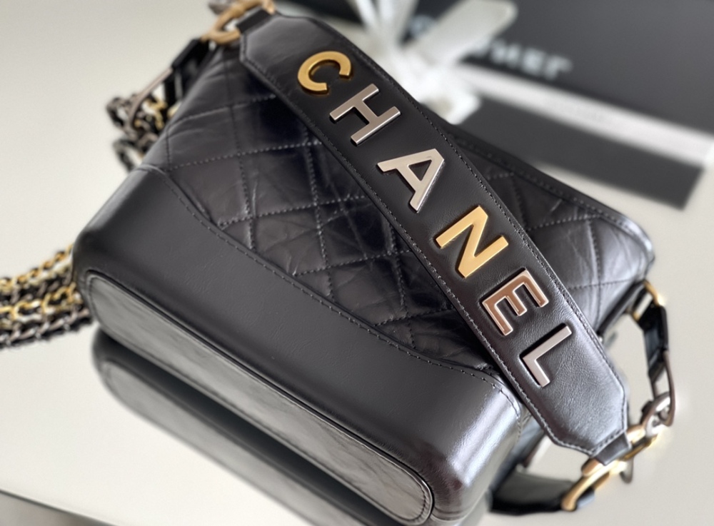 Chanel 𝙂𝙖𝙗𝙧𝙞𝙚𝙡𝙡𝙚 MM Mirror Boutique