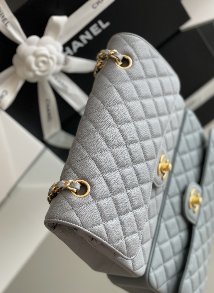 Chanel 𝘾𝙡𝙖𝙨𝙨𝙞𝙘 𝙁𝙡𝙖𝙥 bag MM 25cm Mirror Boutique
