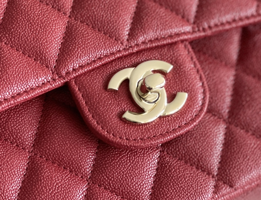 Chanel 𝘾𝙡𝙖𝙨𝙨𝙞𝙘 𝙁𝙡𝙖𝙥 bag MM 25cm Mirror Boutique