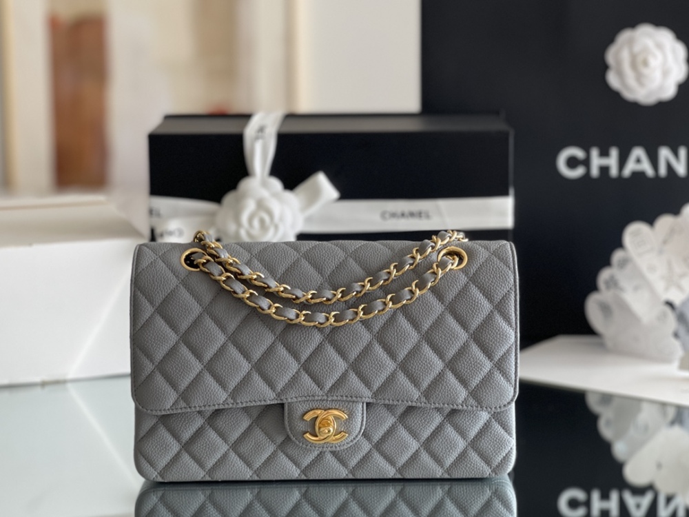 Chanel 𝘾𝙡𝙖𝙨𝙨𝙞𝙘 𝙁𝙡𝙖𝙥 bag MM 25cm Mirror Boutique