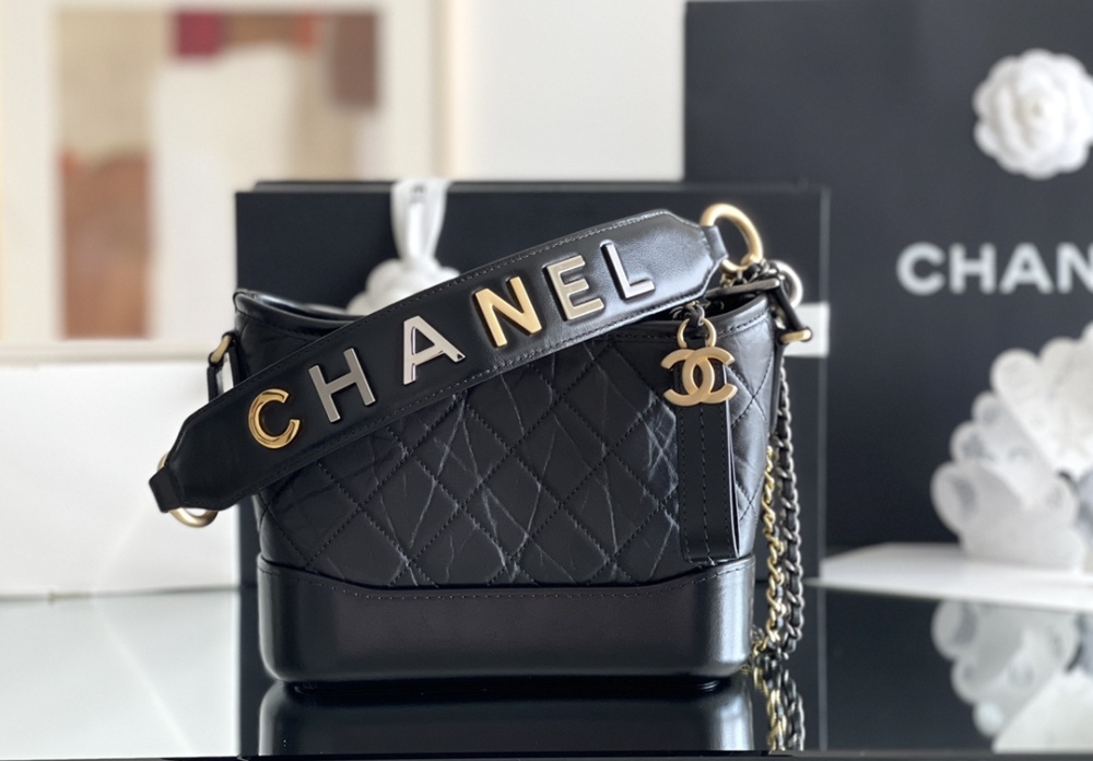 Chanel 𝙂𝙖𝙗𝙧𝙞𝙚𝙡𝙡𝙚 MM Mirror Boutique