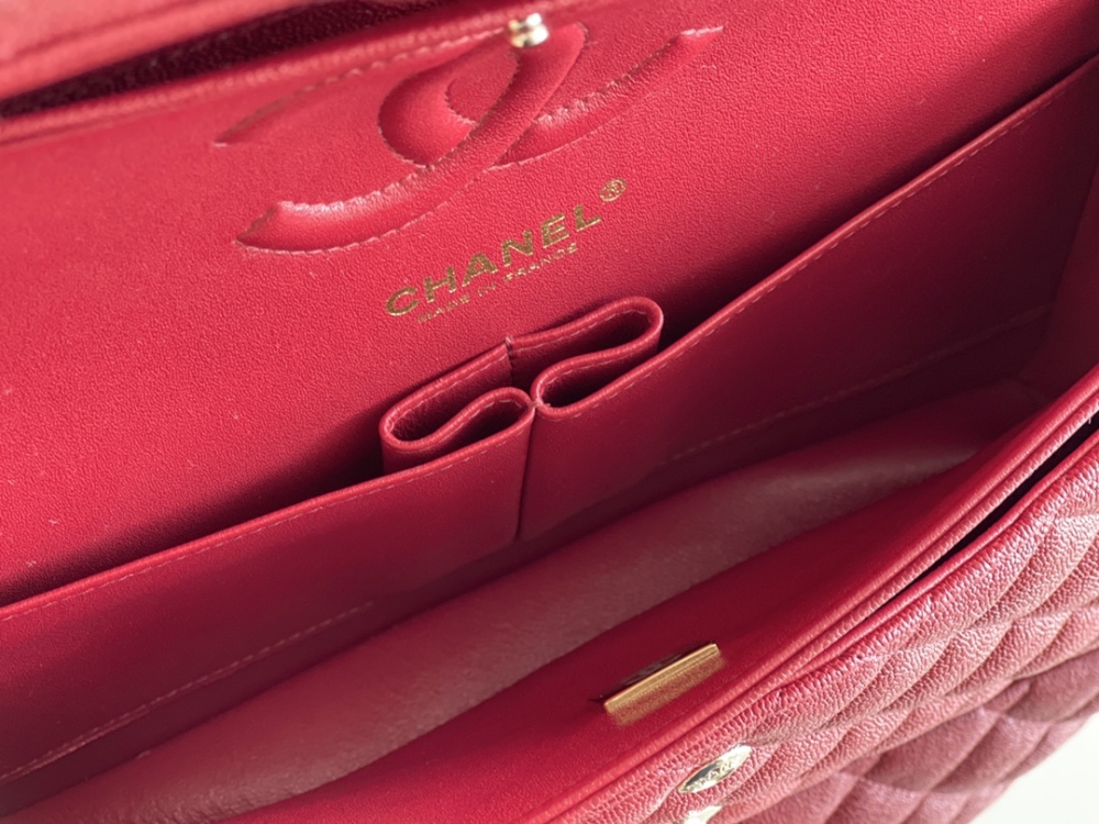 Chanel 𝘾𝙡𝙖𝙨𝙨𝙞𝙘 𝙁𝙡𝙖𝙥 bag MM 25cm Mirror Boutique