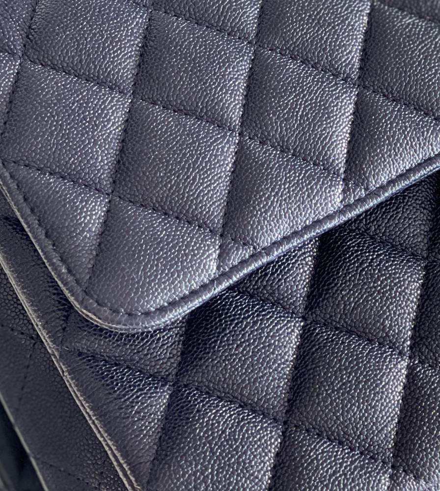 Chanel 𝘾𝙡𝙖𝙨𝙨𝙞𝙘 𝙁𝙡𝙖𝙥 bag MM 25cm Mirror Boutique