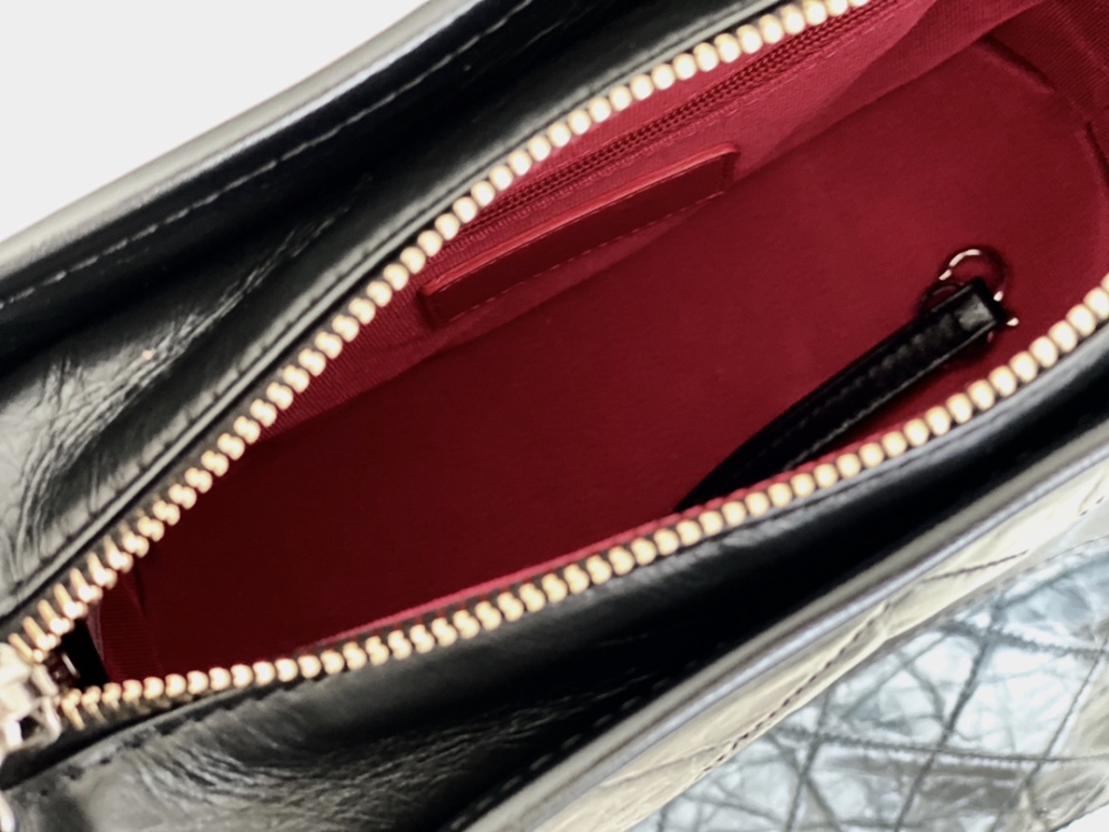 Chanel 𝙂𝙖𝙗𝙧𝙞𝙚𝙡𝙡𝙚 MM Mirror Boutique