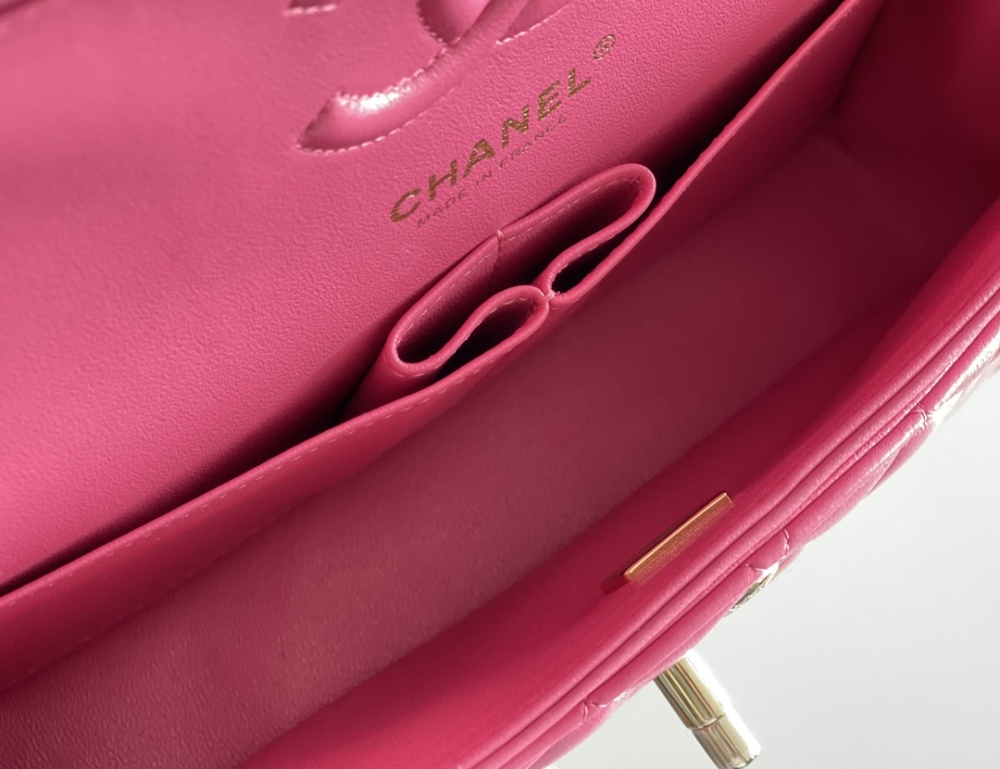 Chanel 𝘾𝙡𝙖𝙨𝙨𝙞𝙘 𝙁𝙡𝙖𝙥 bag 23cm Mirror Boutique