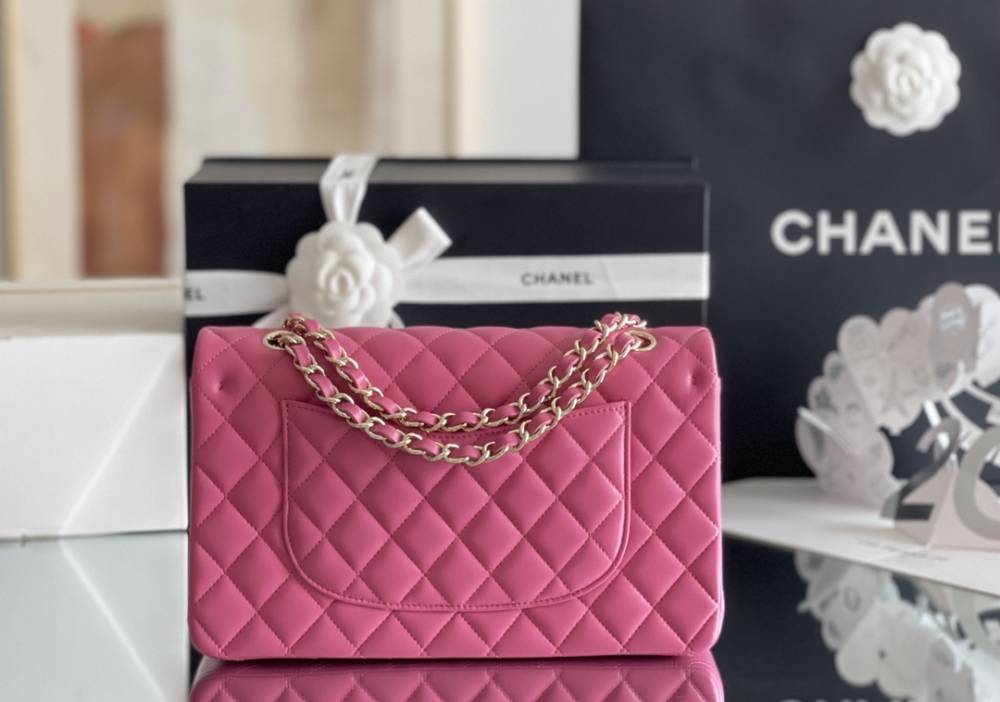 Chanel 𝘾𝙡𝙖𝙨𝙨𝙞𝙘 𝙁𝙡𝙖𝙥 bag MM 25cm Mirror Boutique