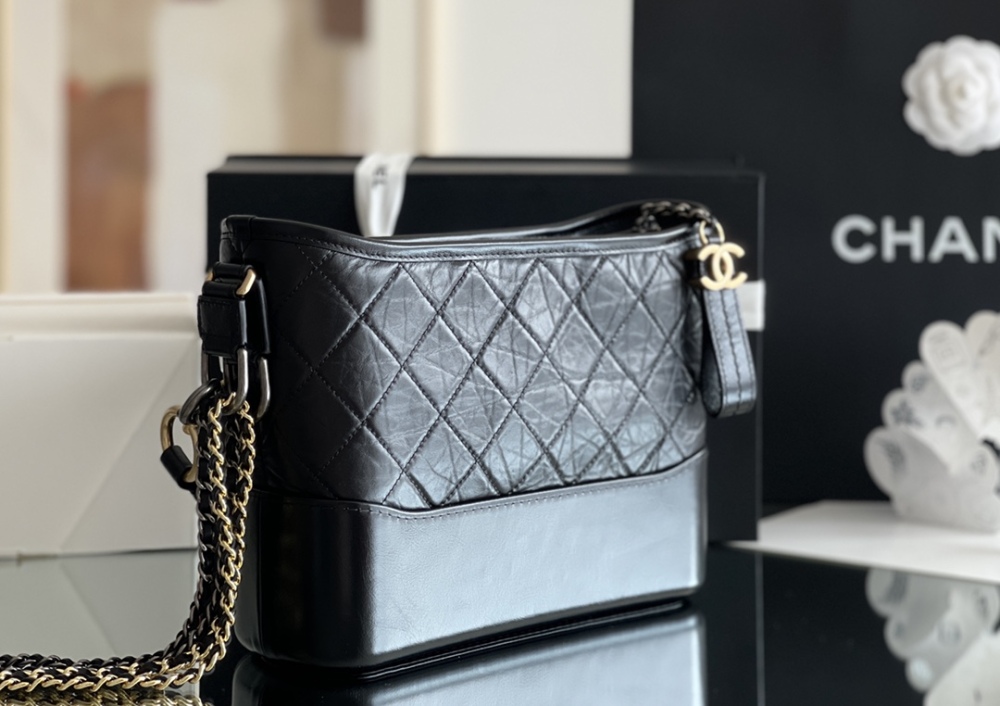 Chanel 𝙂𝙖𝙗𝙧𝙞𝙚𝙡𝙡𝙚 MM Mirror Boutique