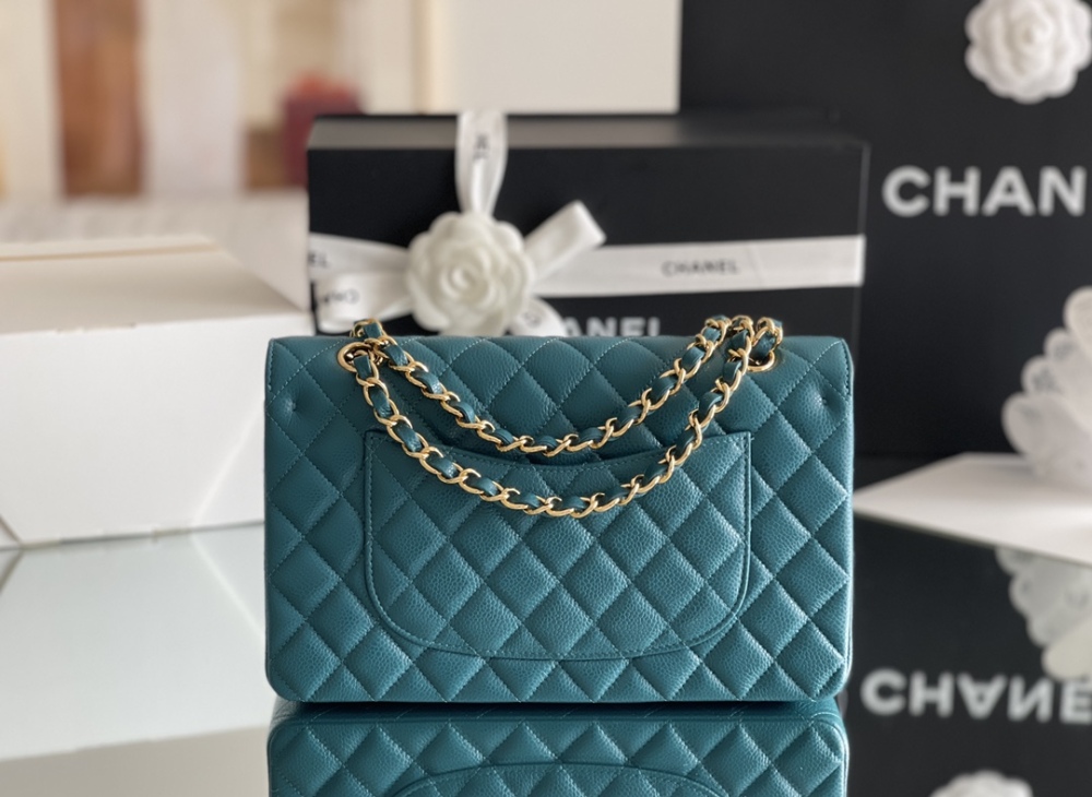 Chanel 𝘾𝙡𝙖𝙨𝙨𝙞𝙘 𝙁𝙡𝙖𝙥 bag MM 25cm Mirror Boutique