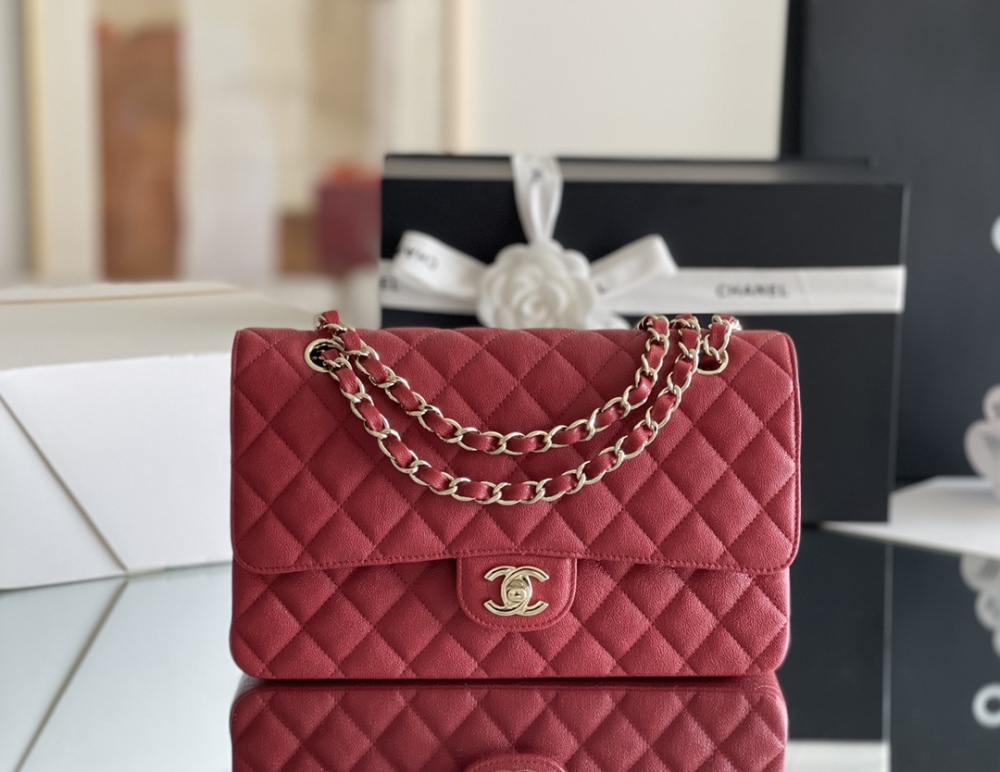 Chanel 𝘾𝙡𝙖𝙨𝙨𝙞𝙘 𝙁𝙡𝙖𝙥 bag MM 25cm Mirror Boutique