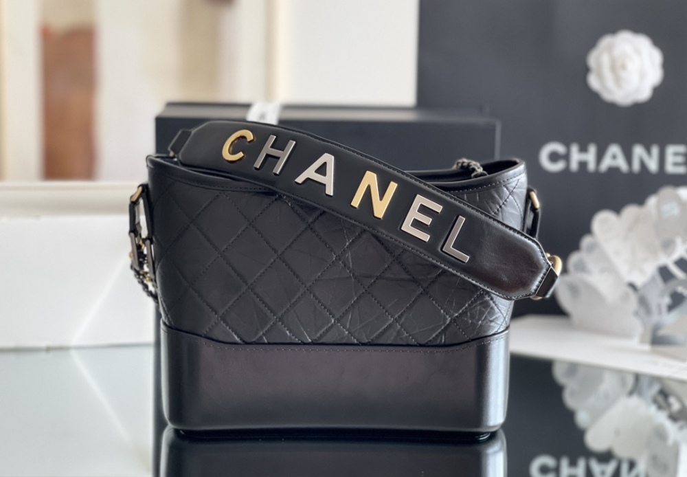 Chanel 𝙂𝙖𝙗𝙧𝙞𝙚𝙡𝙡𝙚 MM Mirror Boutique