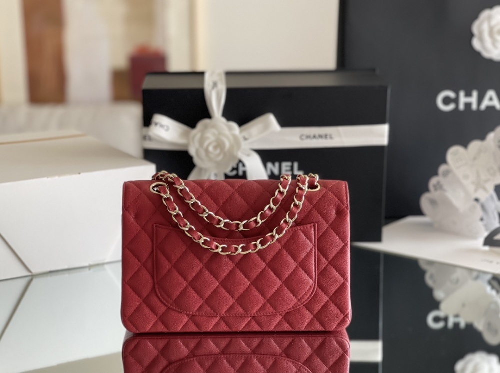 Chanel 𝘾𝙡𝙖𝙨𝙨𝙞𝙘 𝙁𝙡𝙖𝙥 bag MM 23cm Mirror Boutique