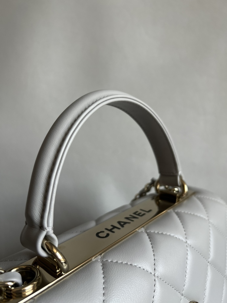 Chanel Trendy CC 22B Mirror Boutique
