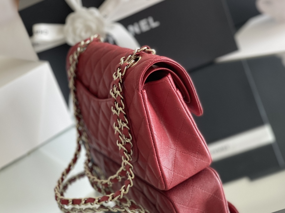 Chanel 𝘾𝙡𝙖𝙨𝙨𝙞𝙘 𝙁𝙡𝙖𝙥 bag MM 23cm Mirror Boutique