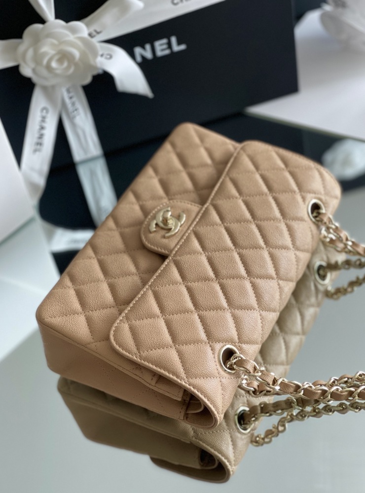 Chanel 𝘾𝙡𝙖𝙨𝙨𝙞𝙘 𝙁𝙡𝙖𝙥 bag MM 23cm Mirror Boutique