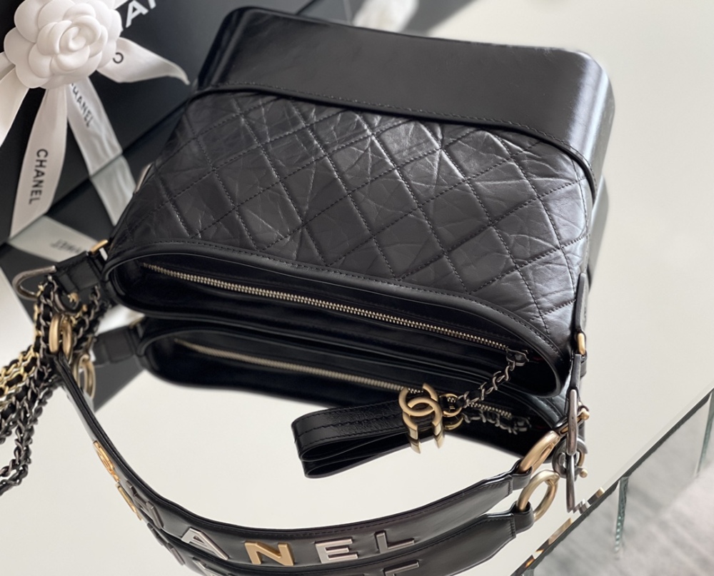 Chanel 𝙂𝙖𝙗𝙧𝙞𝙚𝙡𝙡𝙚 MM Mirror Boutique
