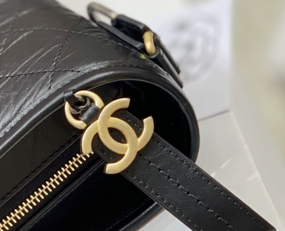 Chanel 𝙂𝙖𝙗𝙧𝙞𝙚𝙡𝙡𝙚 MM Mirror Boutique
