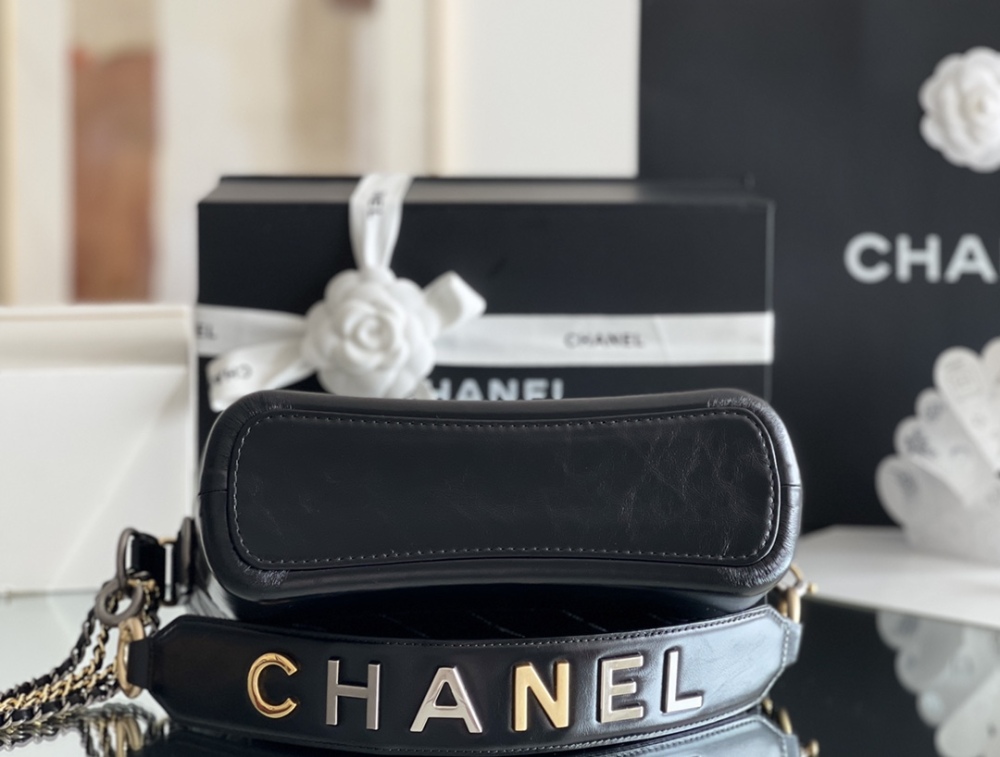 Chanel 𝙂𝙖𝙗𝙧𝙞𝙚𝙡𝙡𝙚 MM Mirror Boutique