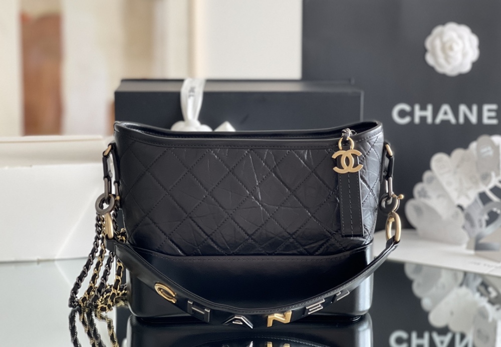 Chanel 𝙂𝙖𝙗𝙧𝙞𝙚𝙡𝙡𝙚 MM Mirror Boutique