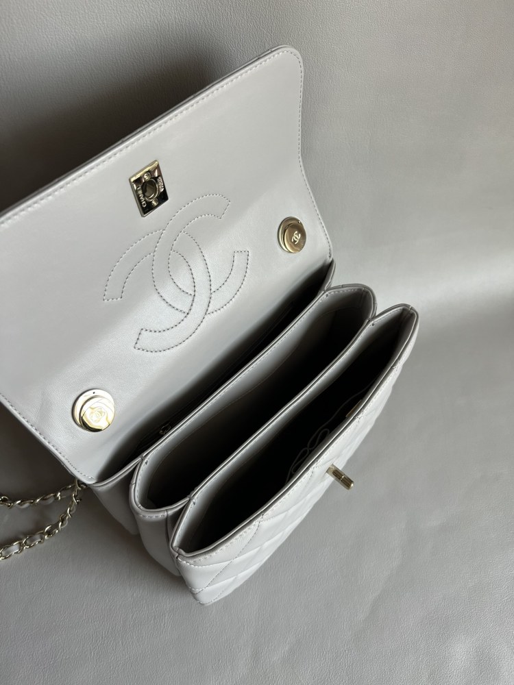 Chanel Trendy CC 22B Mirror Boutique