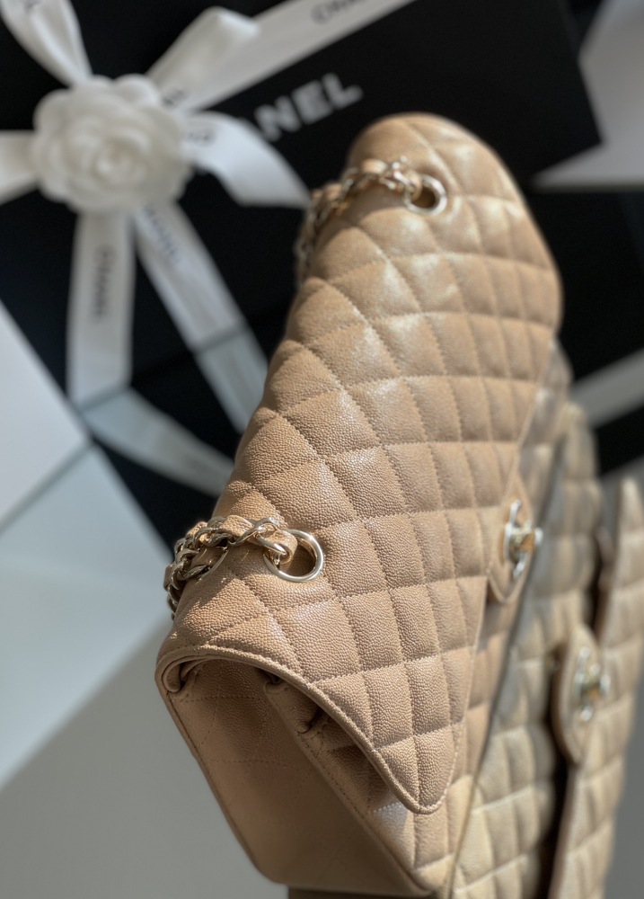 Chanel 𝘾𝙡𝙖𝙨𝙨𝙞𝙘 𝙁𝙡𝙖𝙥 bag MM 25cm Mirror Boutique