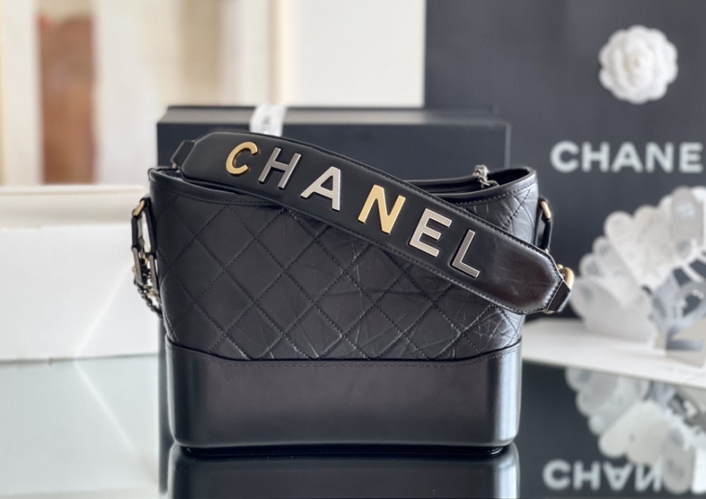 Chanel 𝙂𝙖𝙗𝙧𝙞𝙚𝙡𝙡𝙚 MM Mirror Boutique