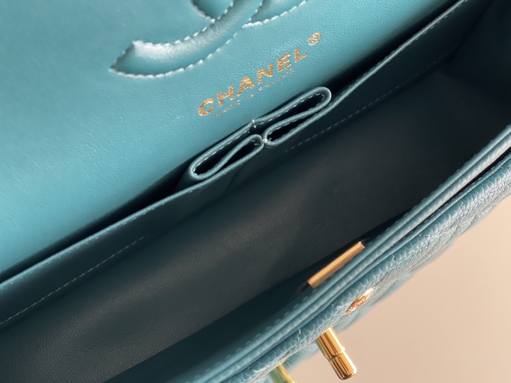 Chanel 𝘾𝙡𝙖𝙨𝙨𝙞𝙘 𝙁𝙡𝙖𝙥 bag MM 25cm Mirror Boutique