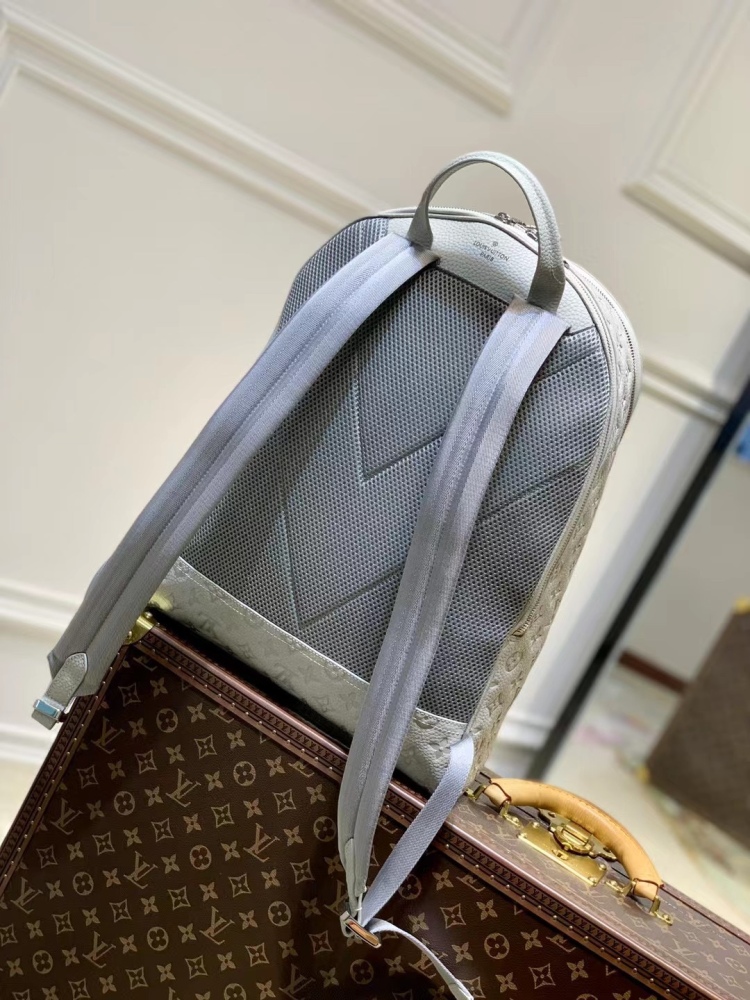 Louis Vuitton Ellipse Mirror boutique