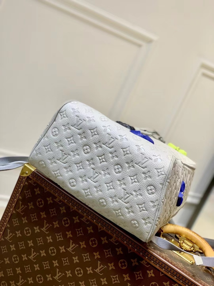 Louis Vuitton Ellipse Mirror boutique