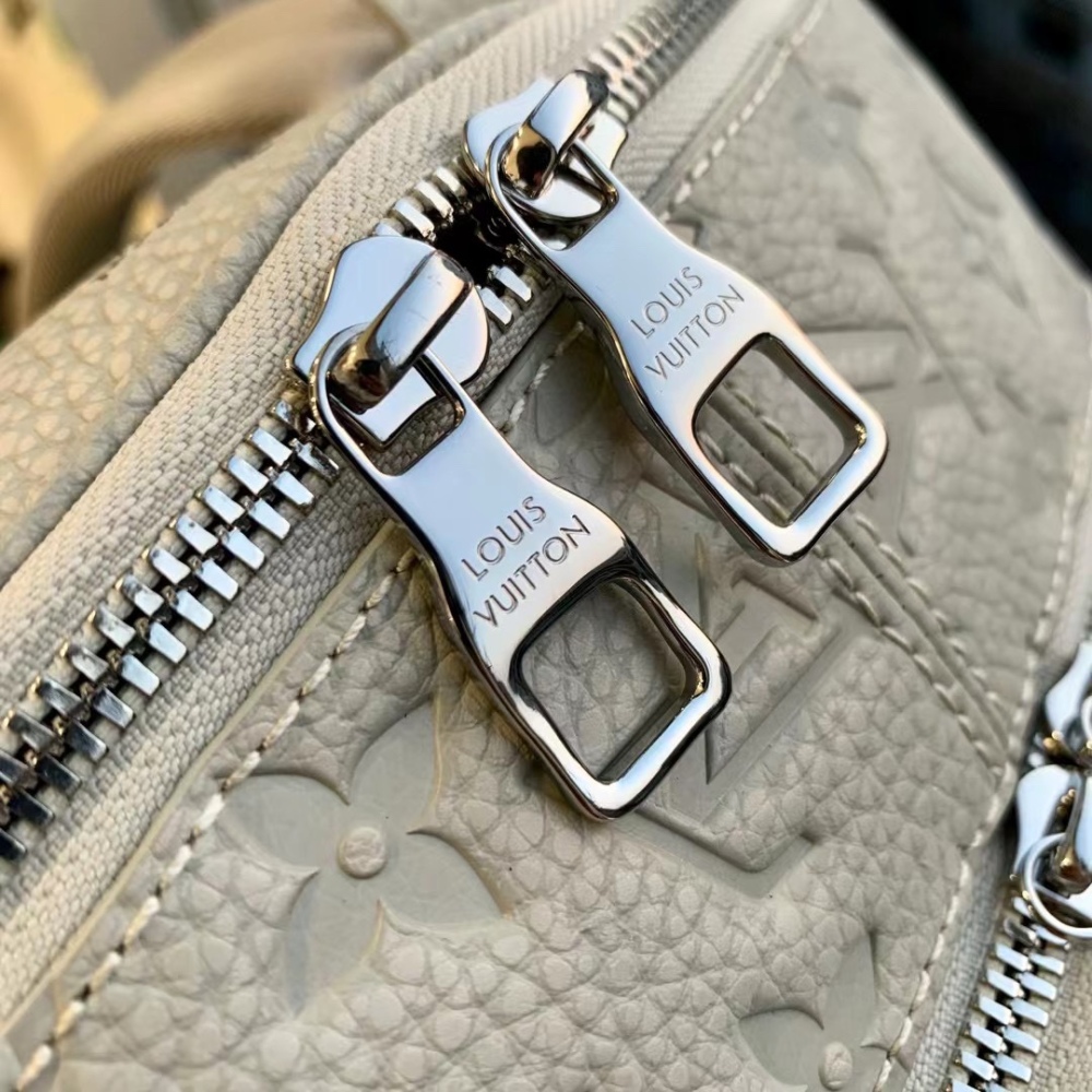 Louis Vuitton Ellipse Mirror boutique