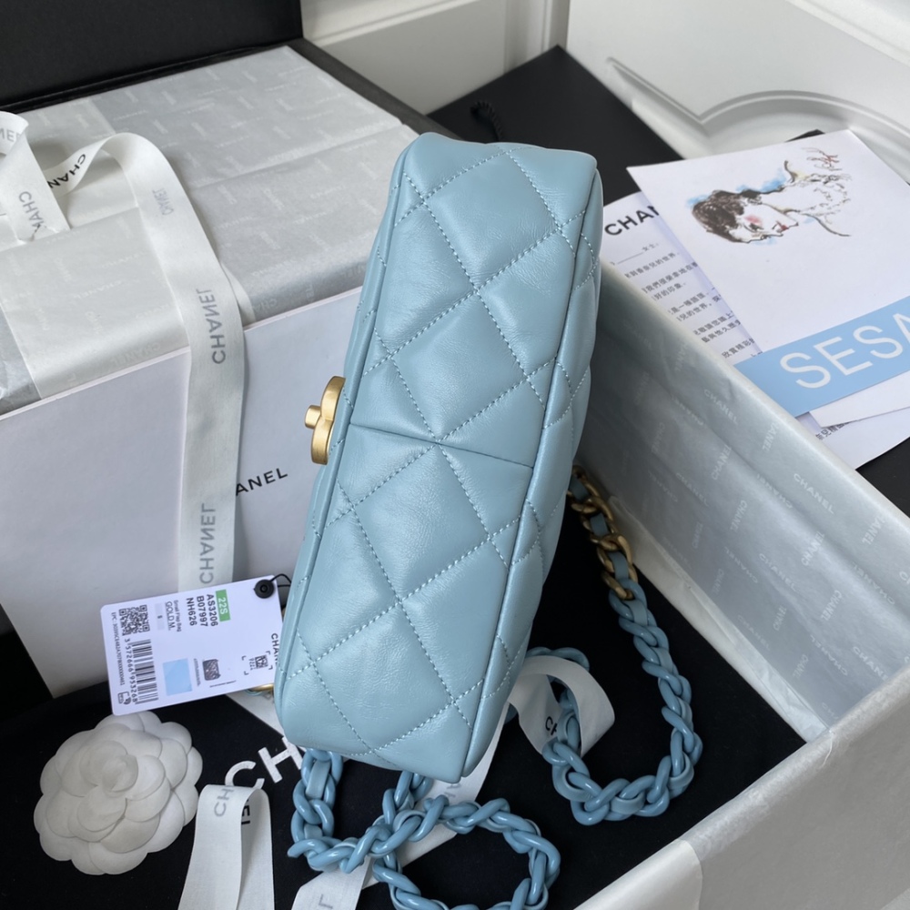 Chanel  22A new flap bag MM Mirror Boutique